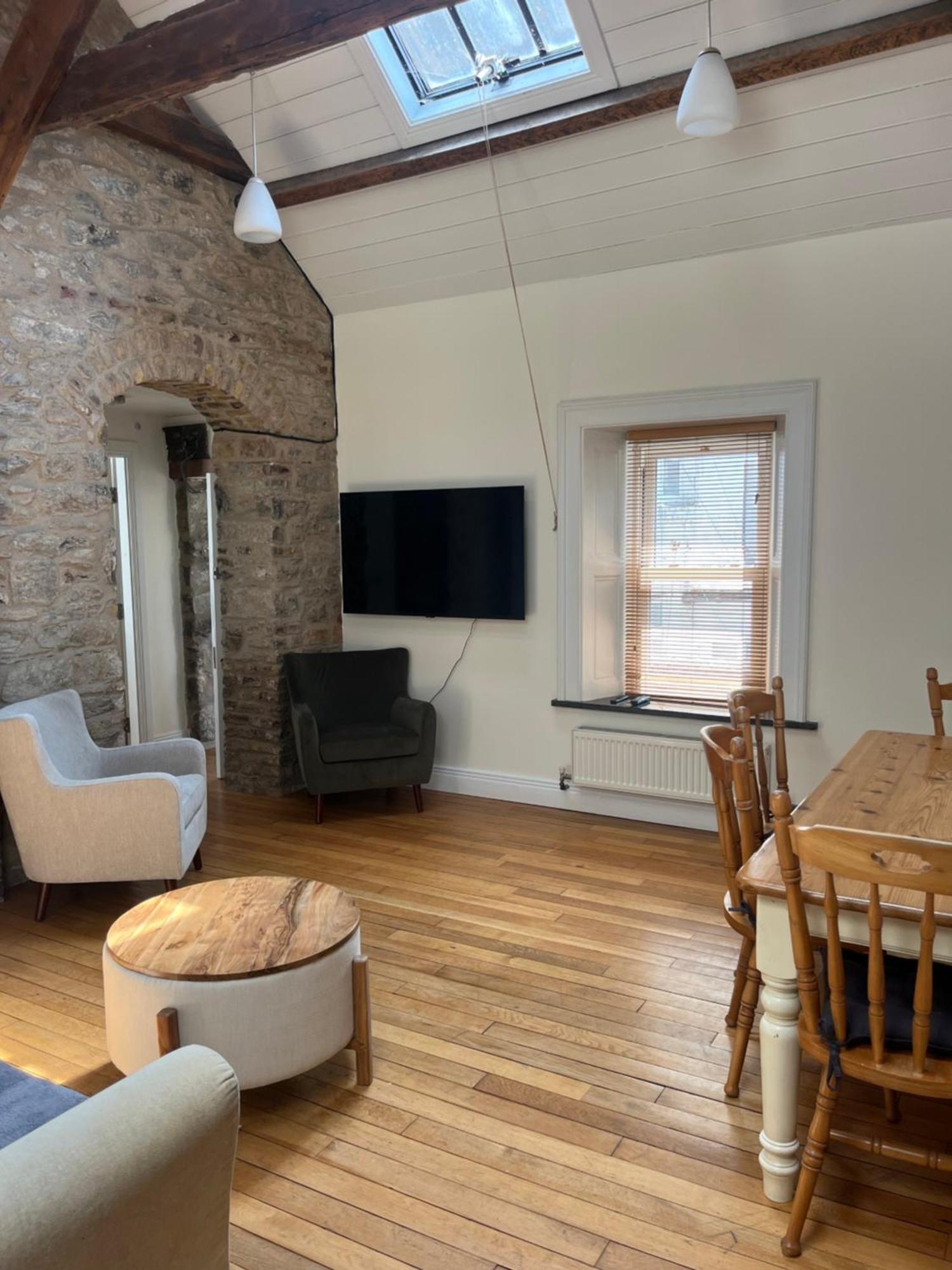 Marguerita Villas Apartment Cork Bagian luar foto